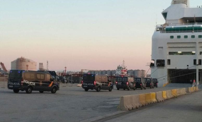 Riot police board ships referendum