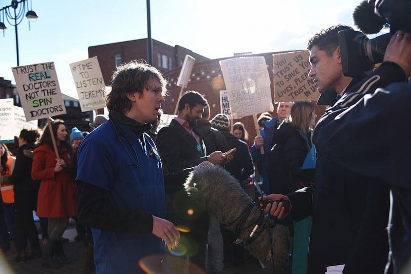 While the press trounce the junior doctors, social media tells the real story (TWEETS)