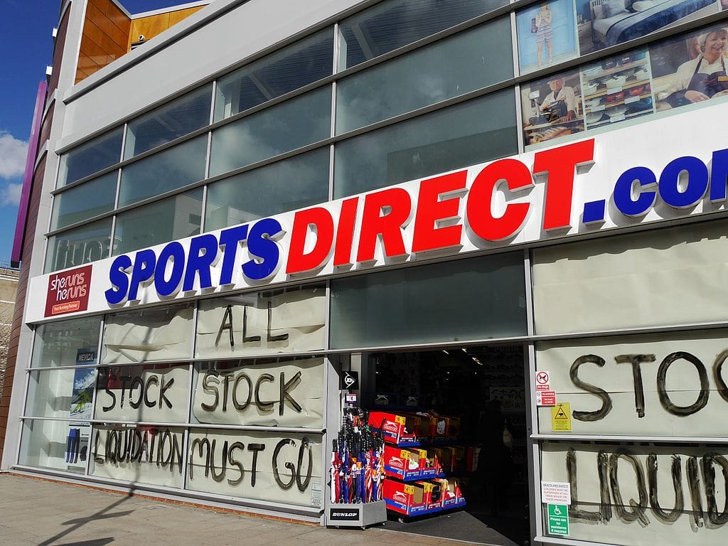Billionaire Sports Direct boss finally admits to these disgusting “workhouse” conditions for UK workers