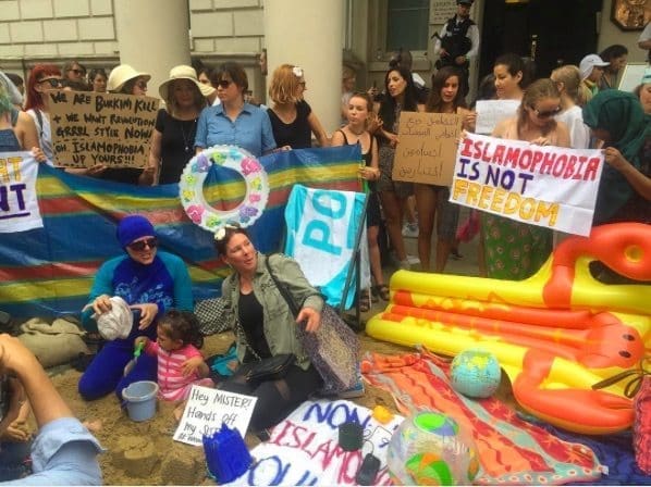 Women are standing together to show solidarity against the burkini ban, and it’s utterly inspiring [VIDEO]