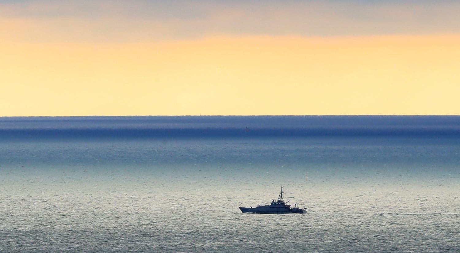 Eight refugees rescued from English Channel by French authorities