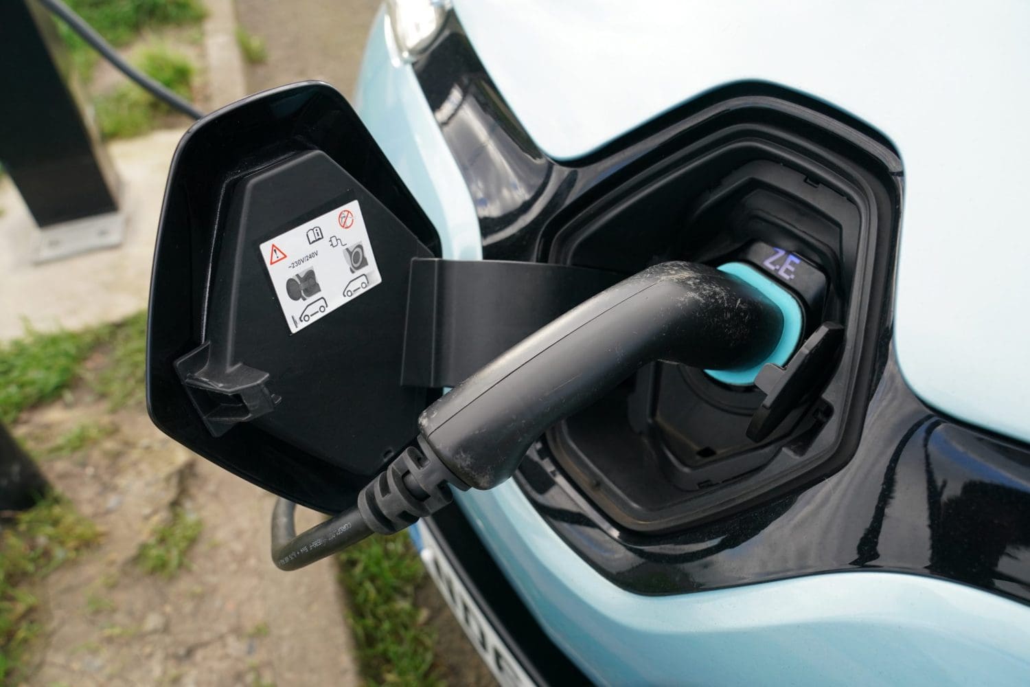 Budget sees grants for new electric cars reduced by £500