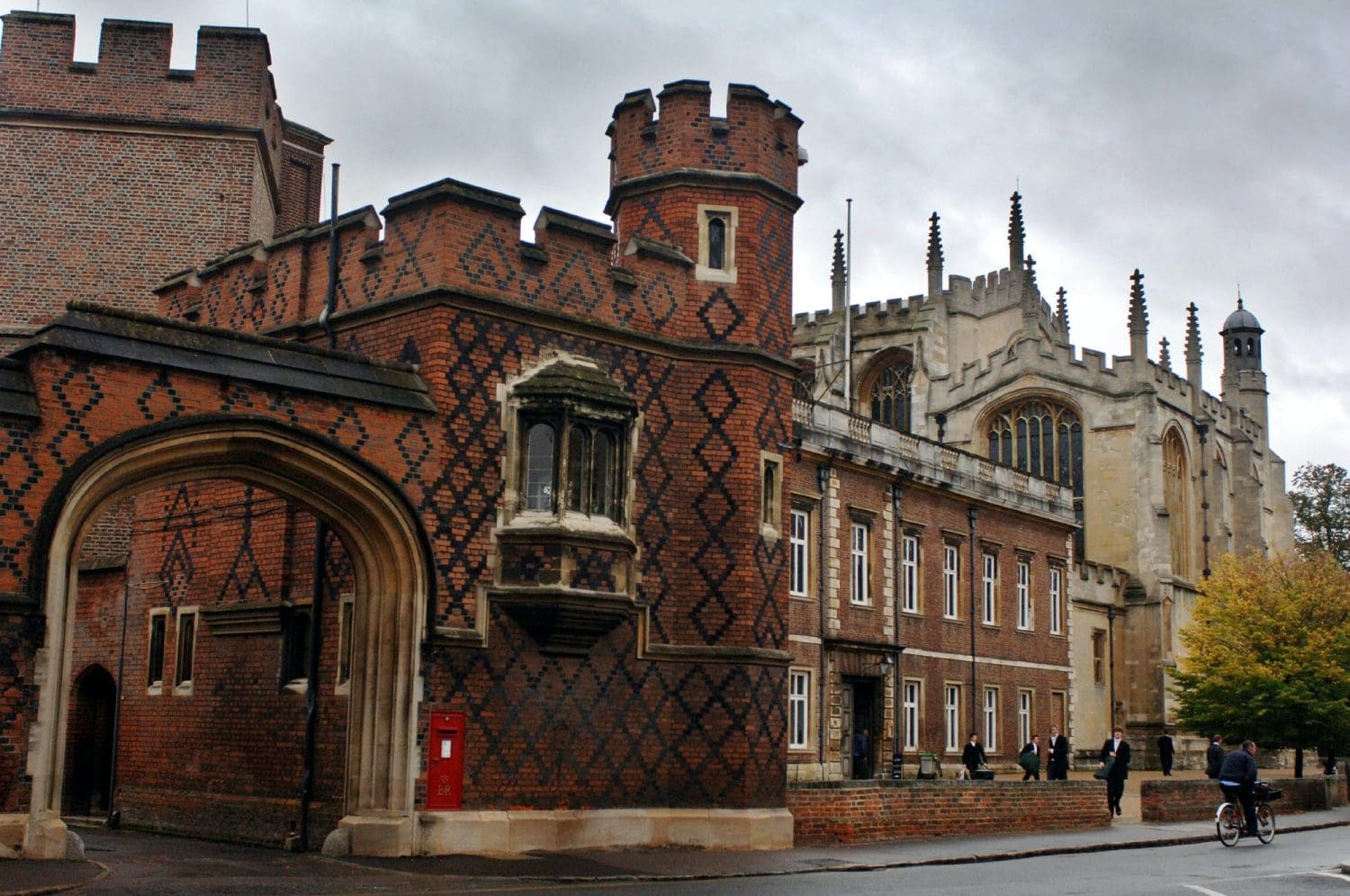 Eton headmaster apologises to former pupil for racism