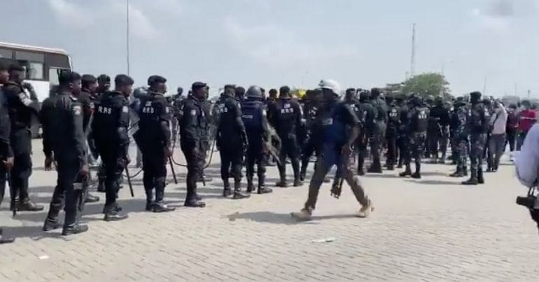 Armed security patrol Lekki toll gate, Nigeria