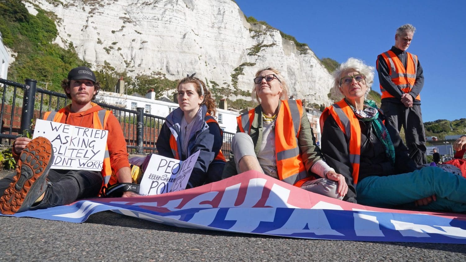Insulate Britain blocks access to port of Dover