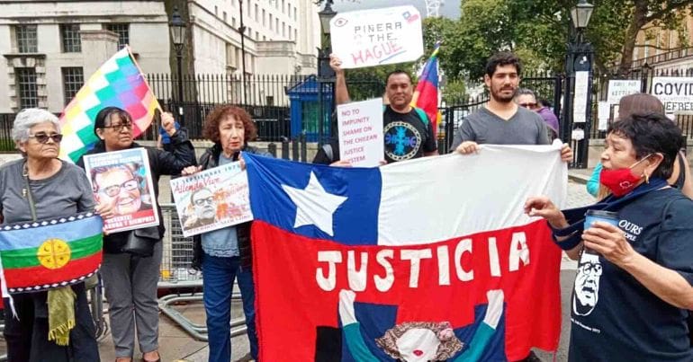 Chilean president Sebastián Piñera met by protests on secretive UK visit