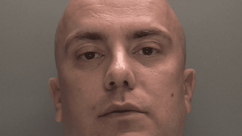 Police officer jailed after forming inappropriate relationship with vulnerable woman
