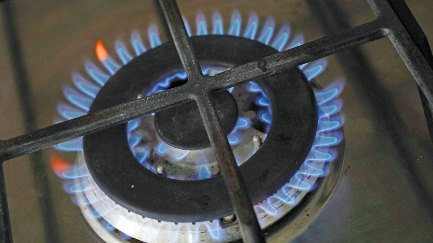 Customers should submit their meter readings before prices jump by £700