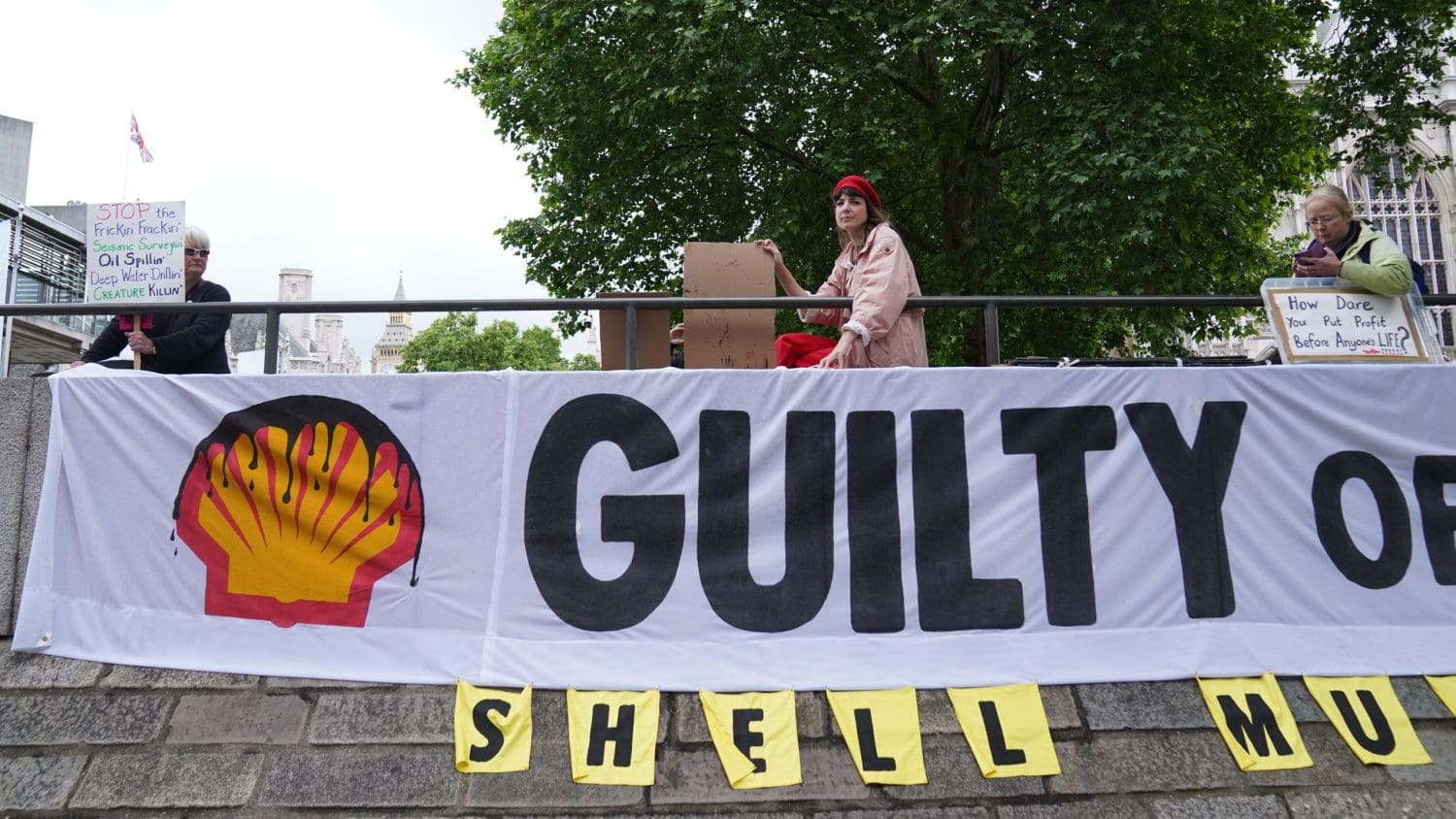Climate protest forces Shell to pause shareholder meeting