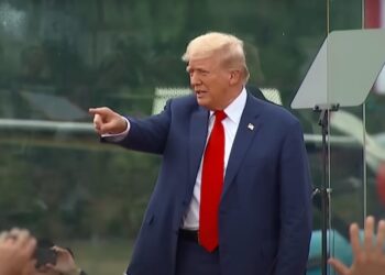 Donald Trump pointing