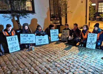 Just Stop Oil Sunak Singers