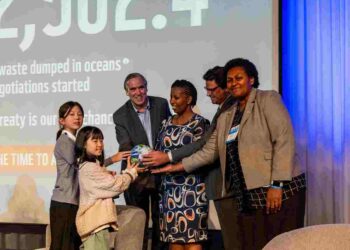 Three million people demand governments commit to a Global Plastics Treaty