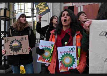 BP renewables protest in London