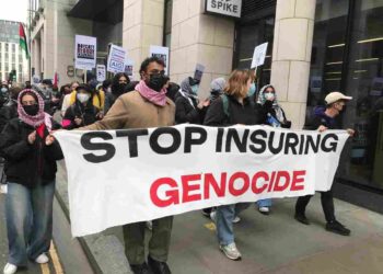 Insurance companies are ploughing more and more money into arms companies