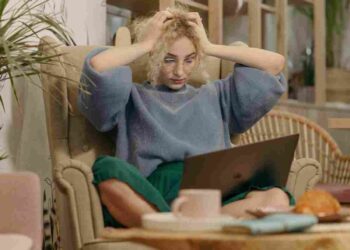 How Social Media Affects the Mental Health of Young Adults Today