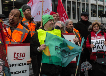 TSSA rail union picket